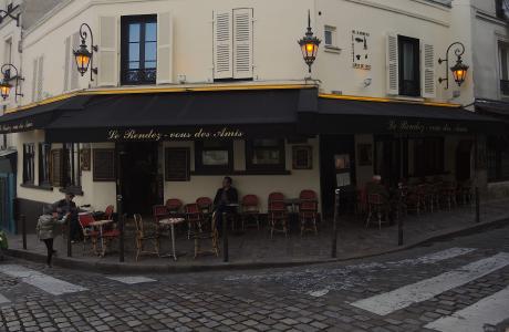 Le Bar-Restaurant le Au Rendez-vous des Amis à Paris 18 - La terrasse