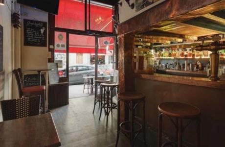 Le Bar-Pub le Grand Bay Café à Paris 1 - La devanture