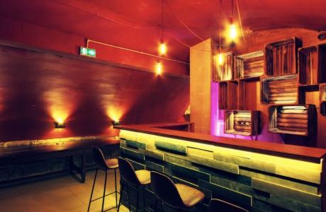 Le Bar-Club le Cellier Saint-Paul à Paris 4 - La salle piano