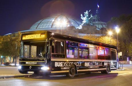 Privatiser Bus Discothèque Paris soirée amis - Le Classic Bus