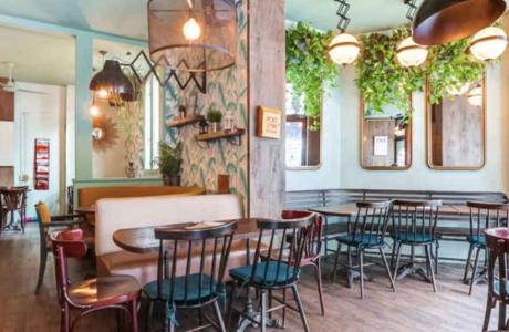 Le Bar-Restaurant le comptoir des frangins à Paris 2 - Le fond du rez-de-chaussée