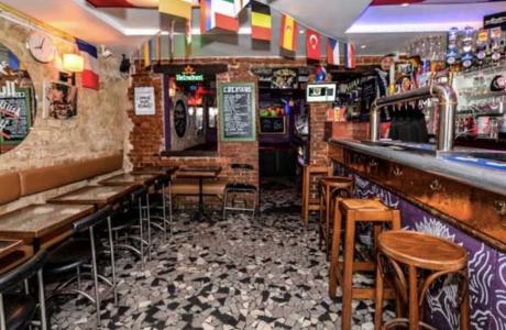 Le Bar-Pub le Bel'Air à Paris 18 - Le bar et son petit espace