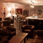 Le Bar le Cercle Conan Doyle à Paris 11 - Les canapés