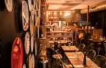 Le Bar-Restaurant le Fuxia Martyrs 25 à Paris 9 - La décoration