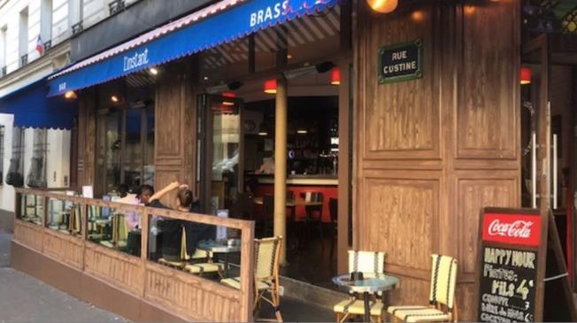 Le Bar-Restaurant le Café Custine à Paris 18 - La devanture