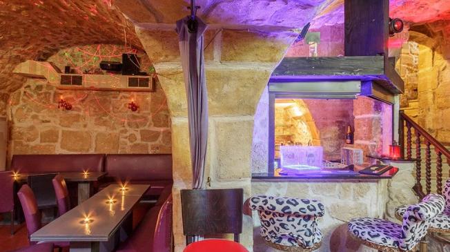 Le Bar-Restaurant la Cave du 31 à Paris 5 - Les escaliers