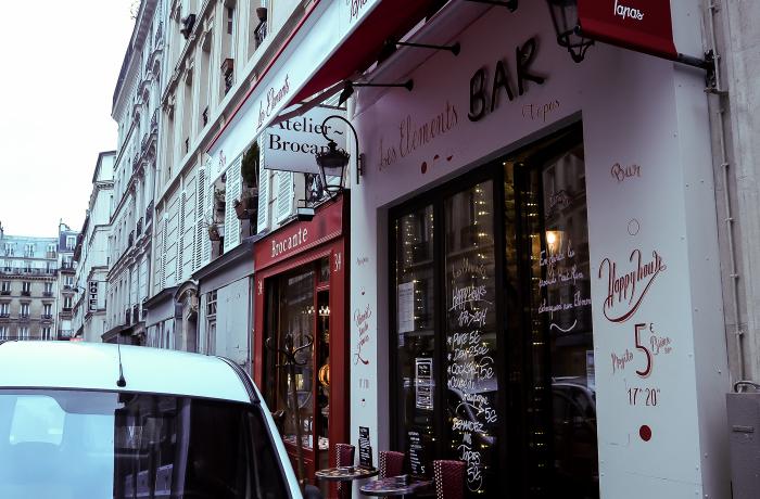 Le Bar les Eléments à Paris 18 - La devanture