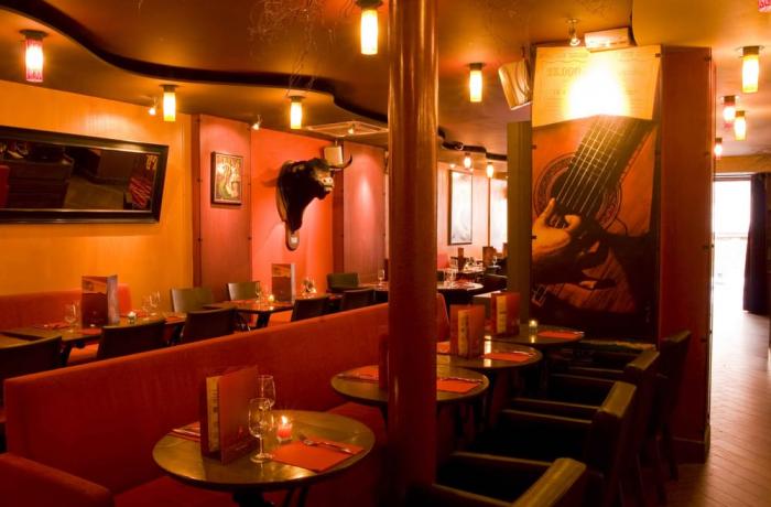 Le Bar-Restaurant la Pirada à Paris 11 - L'ensemble du rez-de-chaussée