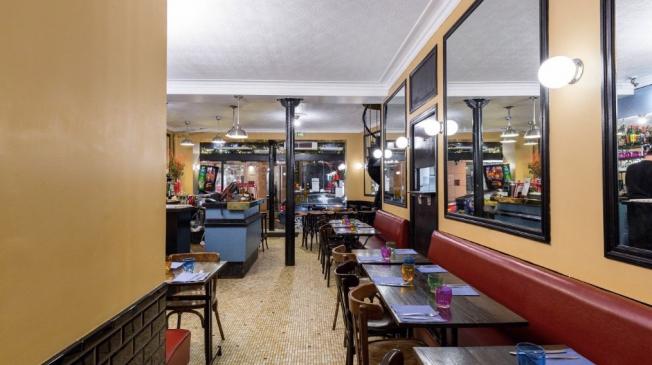 Le Restaurant les Frangins à Paris 13 - L'espace du fond