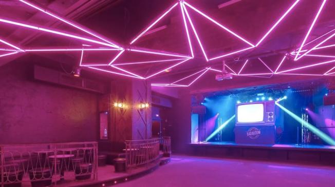 Le Bar-Club le Badaboum à Paris 11 - La cabine