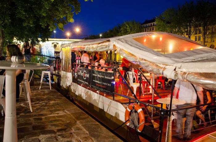La péniche le Marcounet à Paris 1 - Le Bar-Restaurant le Marais Chic à Paris 4 - La terrasse