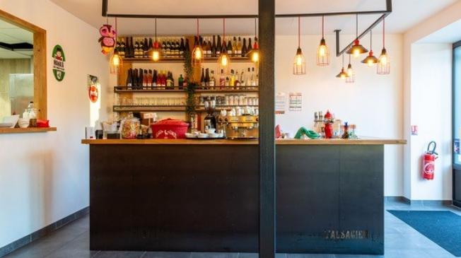 Laissez-vous séduire par l'atmosphère alsacienne en privatisant le bar L'Alsacien à Nantes pour vos soirées privées