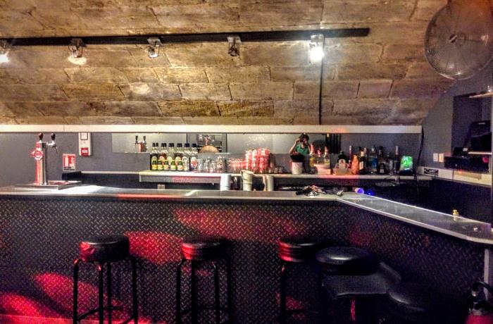 Le Bar-Pub le Cosmo & Co à Bordeaux - Le bar de la cave