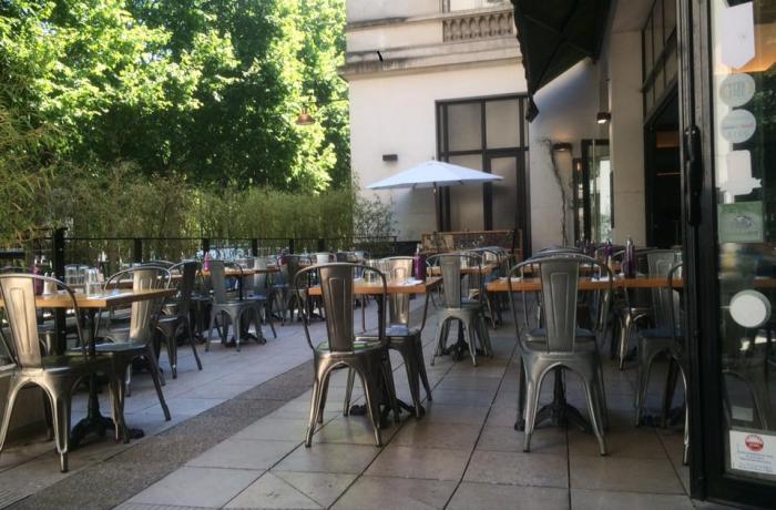 Le Bar-Restaurant le Fuxia à Bordeaux - La terrasse