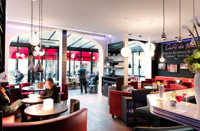 Le Bar-Restaurant le Café de Paris à Paris 8 - La totalité de l'établissement
