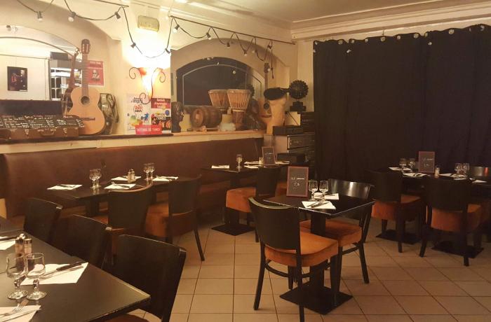 Le Bar-Restaurant le A la ville d'Epinal à Paris 10 - La salle du fond