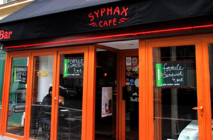 Le Bar-Restaurant le Syphax à Paris 9 - La devanture