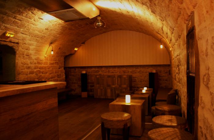 Le Bar le Au Petit Moulin à Paris 9 - La cave