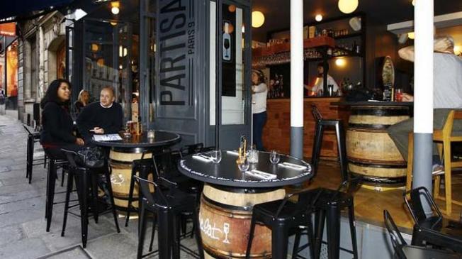 Le bar le Partisan à Paris - la terrasse