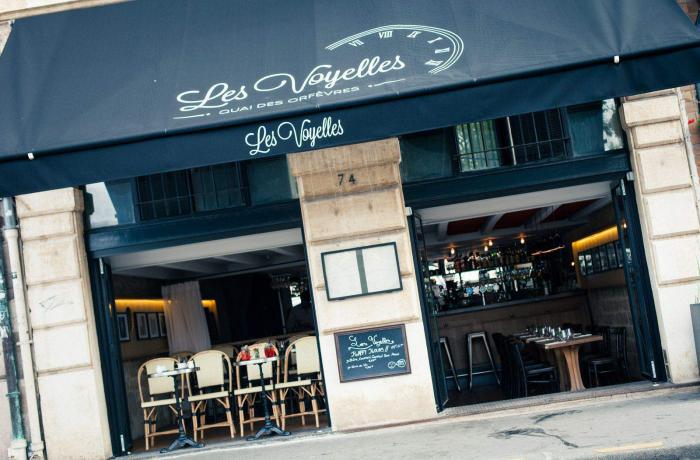 Le Bar-Restaurant les Voyelles à Paris 1 - La devanture