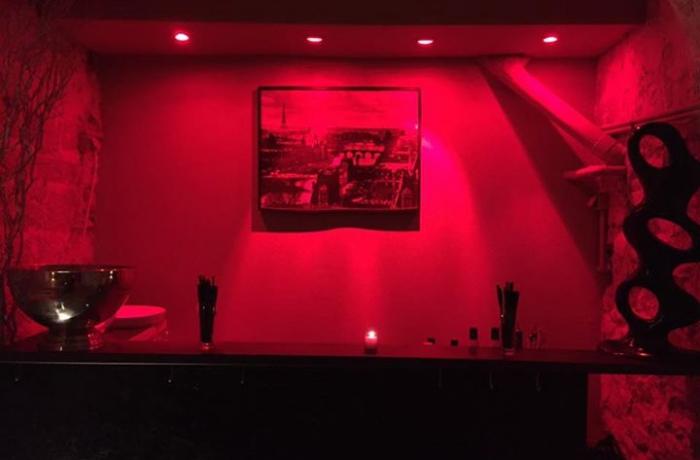 Le Bar-Restaurant l'Uniq Lounge à Paris 4 - Pour faire la fête