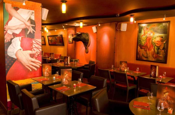 Le Bar-Restaurant la Pirada à Paris 11 - L'espace du fond