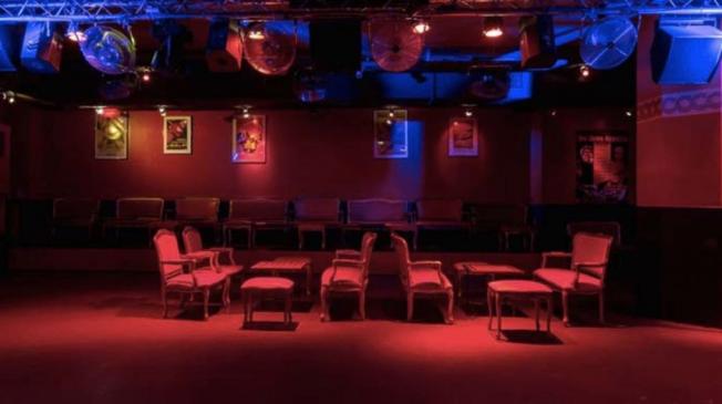 Le Bar-Club le Globo à Paris 10 - Le bar du fond