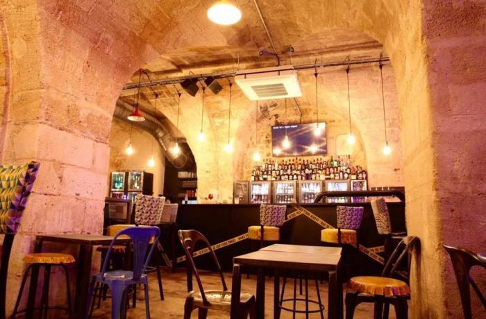 Le Bar-Pub le Levrette Café à Bordeaux - La salle principale