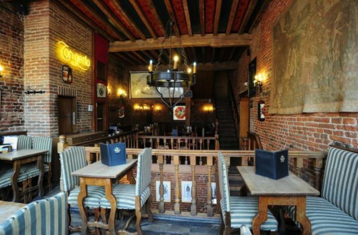 Le Bar-Restaurant le Paon à Bruxelles - Le deuxième étage