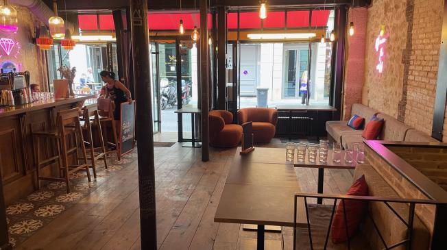 Bijou Bar Paris 2: Soirées inoubliables, service attentionné. Plongez dans notre atmosphère envoûtante!