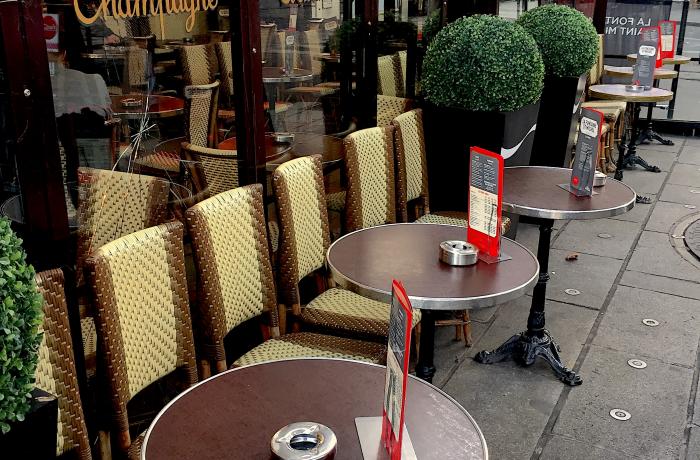 Le Bar-Restaurant le A la Fontaine Saint-Michel à Paris 6 - La terrasse extérieure