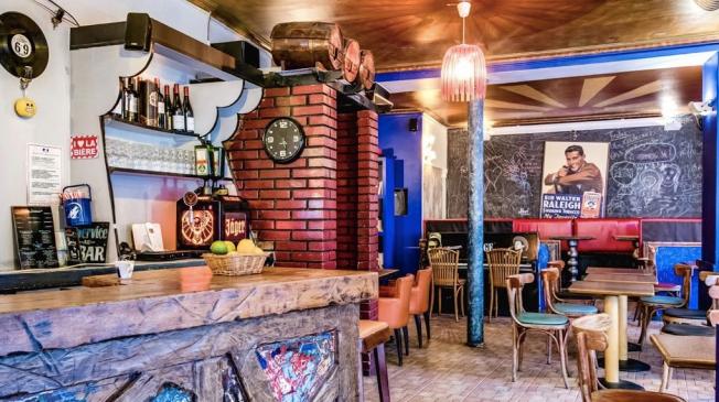 Le Bar-Pub le Ekinox Café à Paris 11 - La totalité de l'établissement