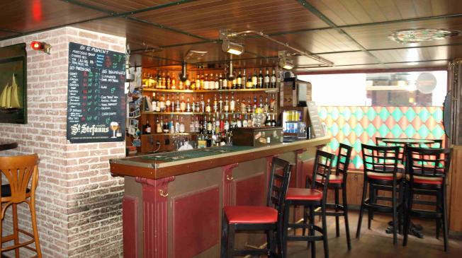 Le Bar-Pub le Green Sheep à Nantes - Le fond du bar
