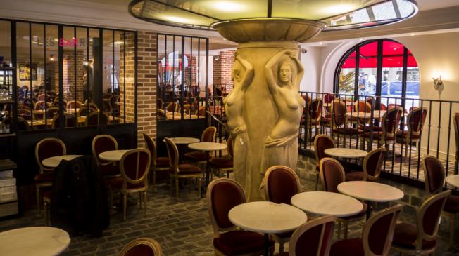 Le Bar-Restaurant la bohème du tertre à Paris 18 - L'entrée du rez-de-chaussée