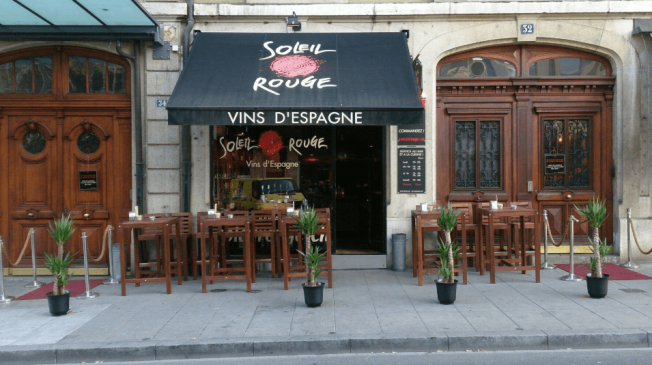Le Bar à vins le Soleil Rouge à Genève - La Devanture