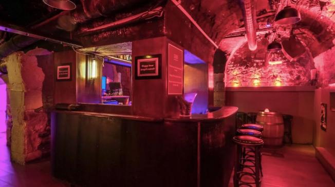 Le Bar-Pub la Cave Saint-Germain à Paris 6 - Le sous-sol