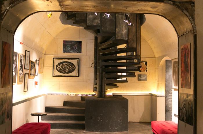 Le Bar-Restaurant le 153 à Paris 4 - L'escalier de la cave