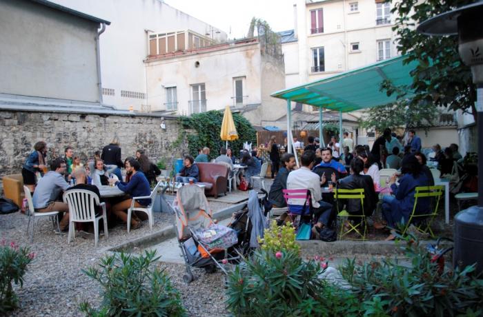 Le Bar-Restaurant Au fond du Jardin à Paris 20 - La terrasse
