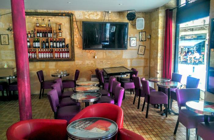 Le Bar-Pub le Riche à Bordeaux - L'intérieur
