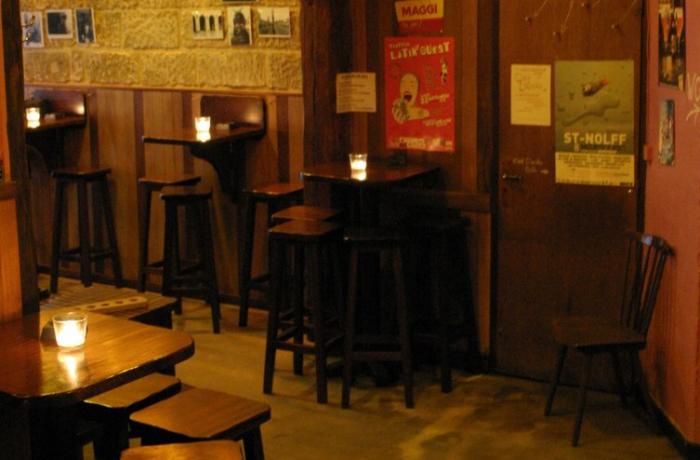 Le Bar-Pub le Briord à Nantes - Le fond du bar