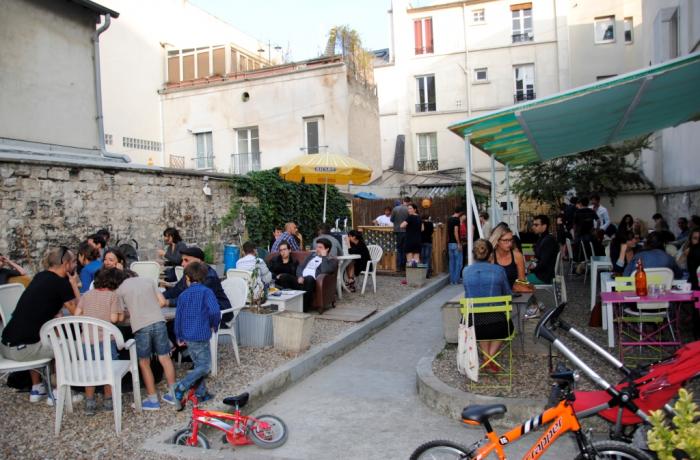 Le Bar-Restaurant Au fond du Jardin à Paris 20 - La terrasse
