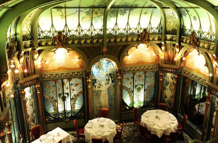 Le Bar-Restaurant la Fermette Marbeuf à Paris 8 - La verrière sublime