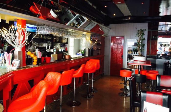 Le Bar-Restaurant le Red Kafé à Nice - Le rez-de-chaussée