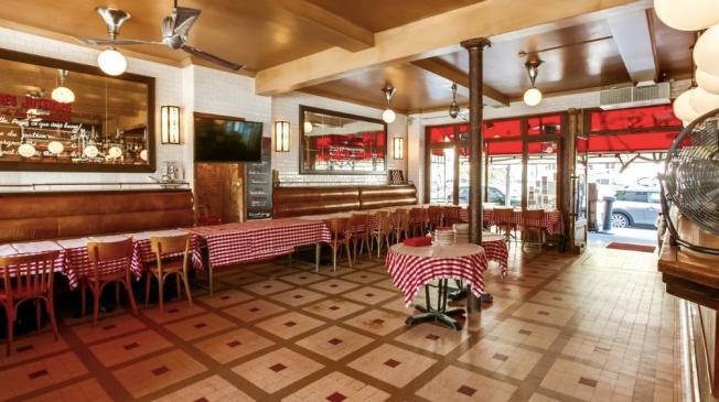 Le Bar-Restaurant les Deux Stations à Paris 16 - La terrasse