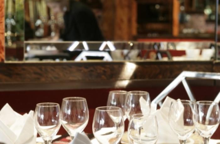 Le Bar-Restaurant le Charlot à Paris 9 - Prêt à la dégustation ?