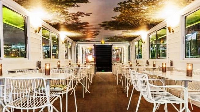 Le Bar-Restaurant le Jardin Sauvage à Paris 13 -  Le long de la péniche