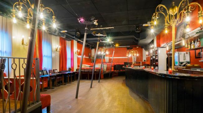 Le Bar-Pub le Cardinal à Paris 2 - La salle à l'étage