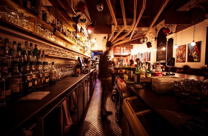 Le Bar l'Amour Fou à Bruxelles - Le comptoir