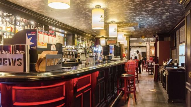 Le Bar-Pub le Park Avenue à Paris 19 - Une vue d'ensemble