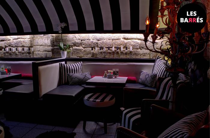 Le Bar-Restaurant le Club Rayé à Paris 2 - La première cave